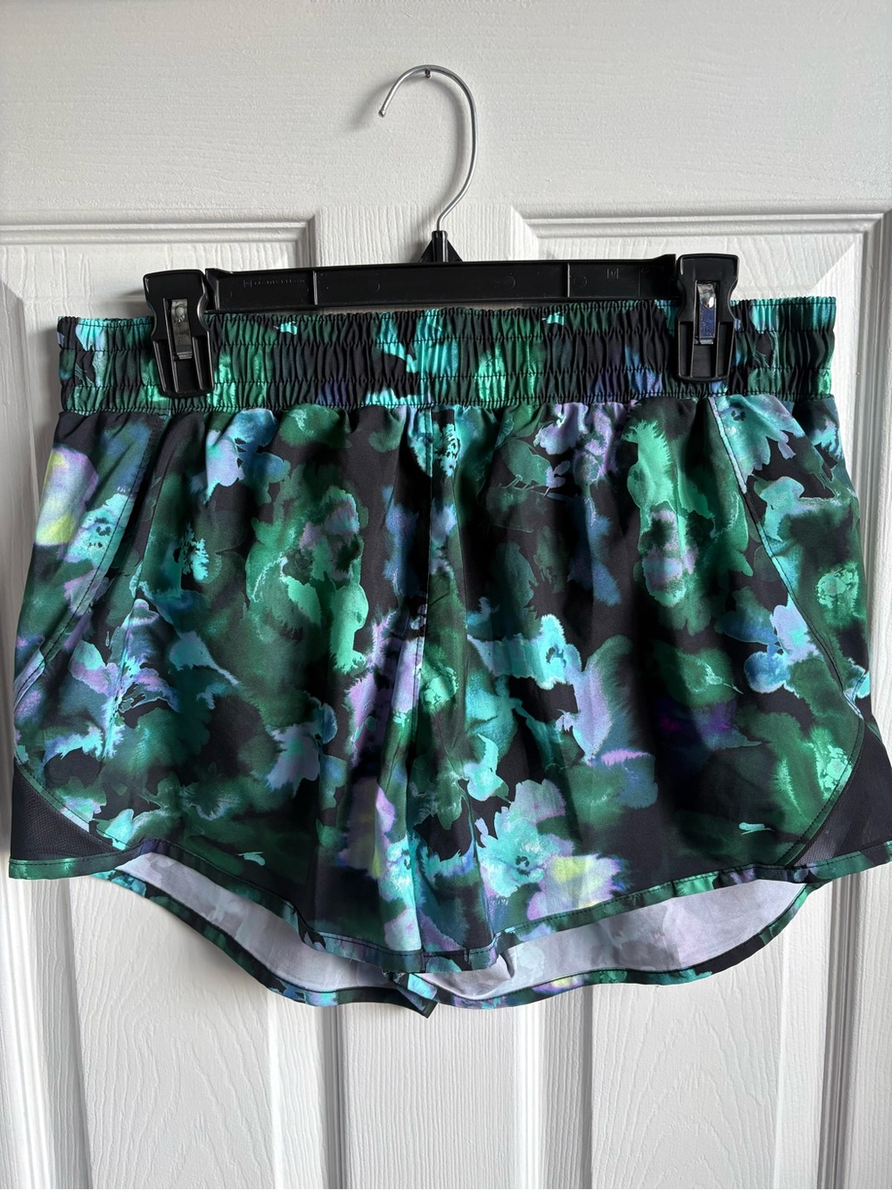 All in Motion 2 Pack: Women's Mid-Rise 3” Shorts in Floral & Black, Size Medium